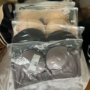 Full-Coverage Underwire Bras Black and Cream